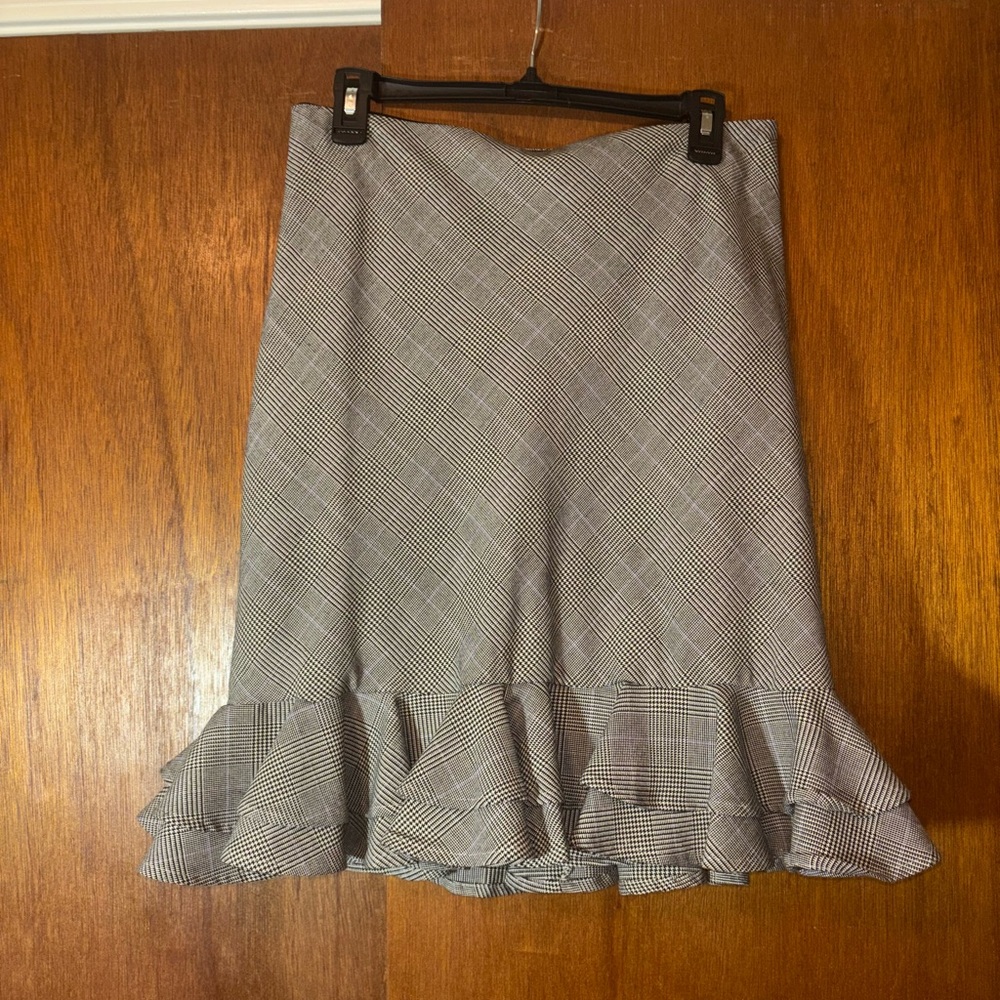 🐠 American Living Gray Trumpet Ruffled Skirt